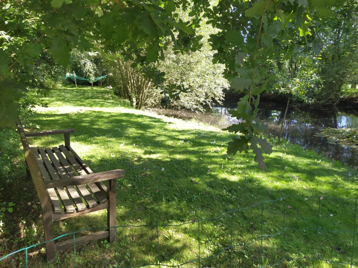 Homestay Maison En Granit Bleue Lanhelin