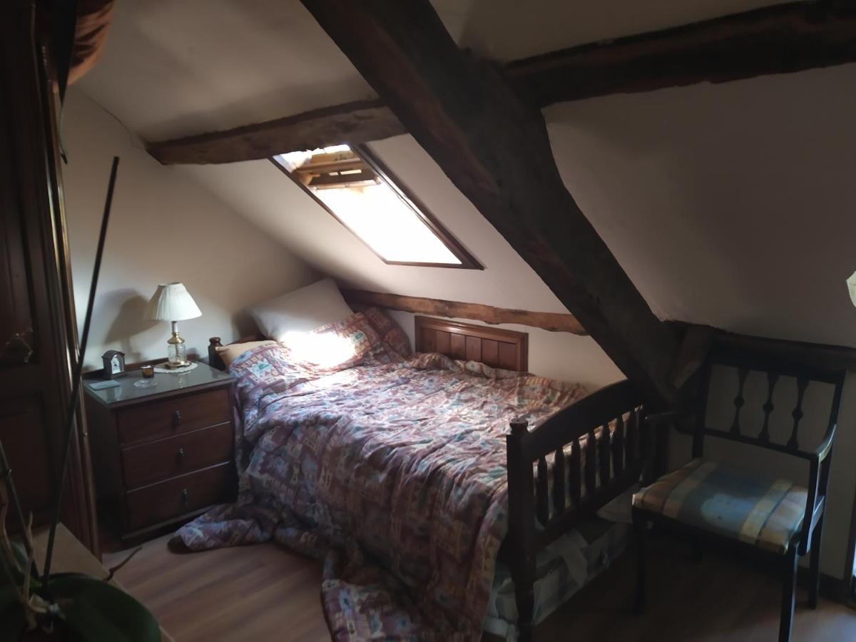 Homestay Maison En Granit Bleue Lanhelin