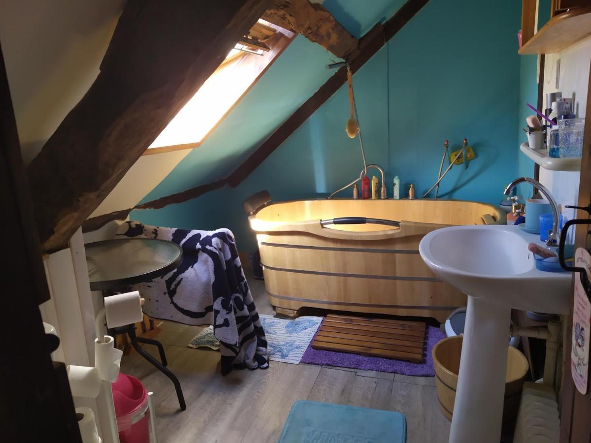 Homestay Maison En Granit Bleue *