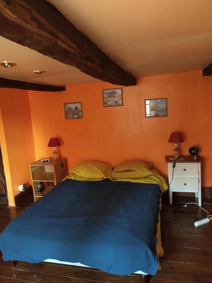 Maison En Granit Bleue Homestay Lanhelin