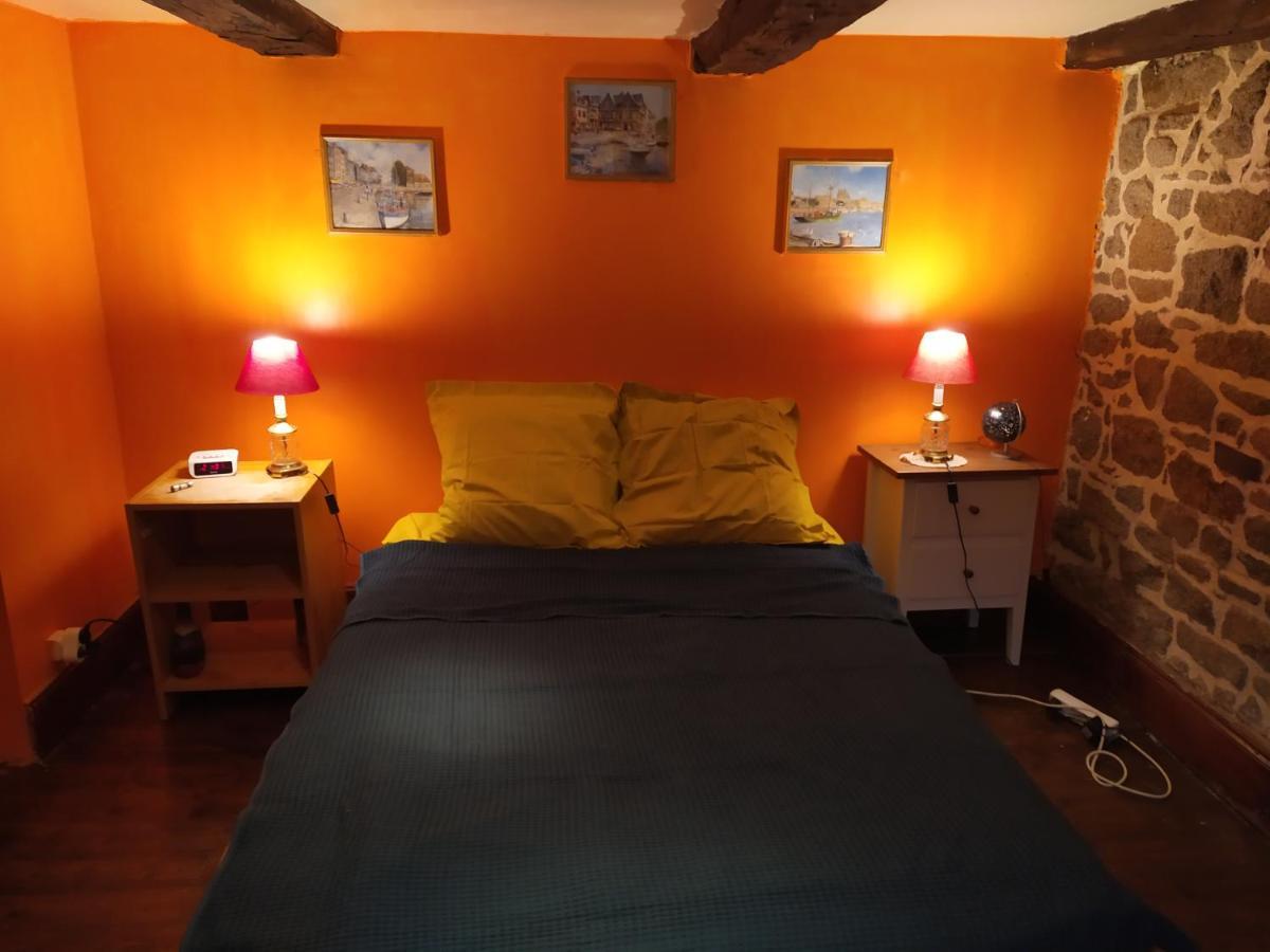 Alloggio in famiglia Maison En Granit Bleue
